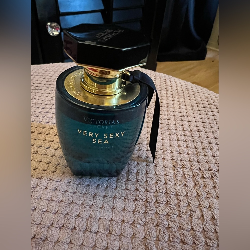 Victoria's Secret very sexy sea  perfume